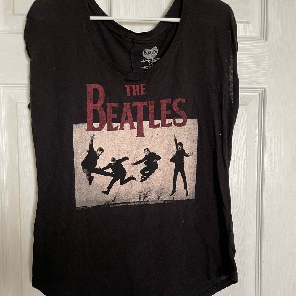 short sleeved Beatles tshirt